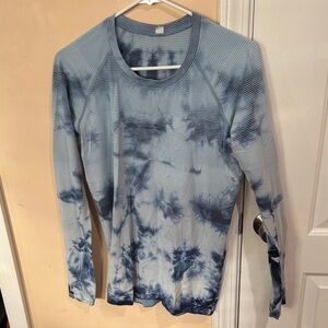 Lululemon Athletica Blue Patterned Sweatshirt